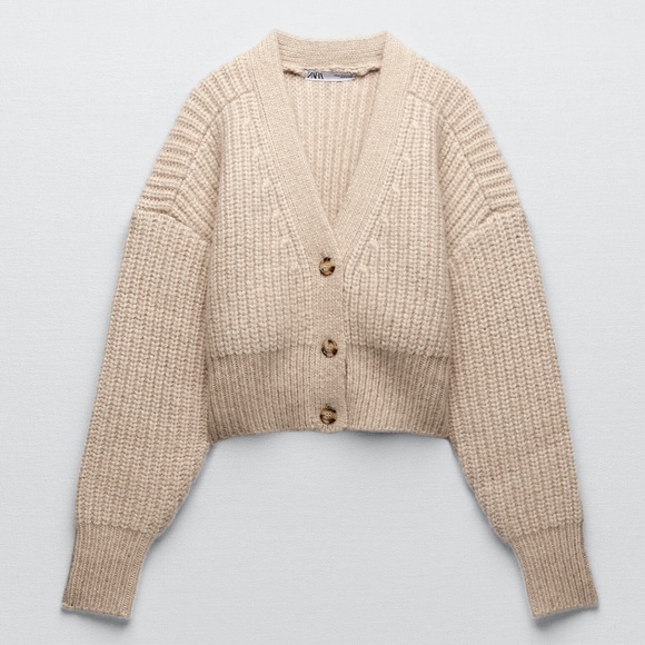 Zara Sweaters - NEW Zara Chunky Cropped Cardigan Beige Size Small